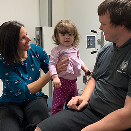 Chiropractor-Auburndale-FL-Sara-Sundermeyer-Child-With-Checkup.jpg Shoulder Pain